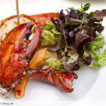gegrillter-halber-hummer-mit-cavaillonmelonensalat-und-chili