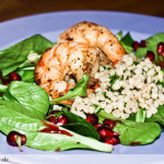 scampi-mit-blattsalat-granatapfelkernen-und-graupenrisotto