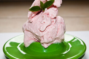 Himbeereis mit Joghurt