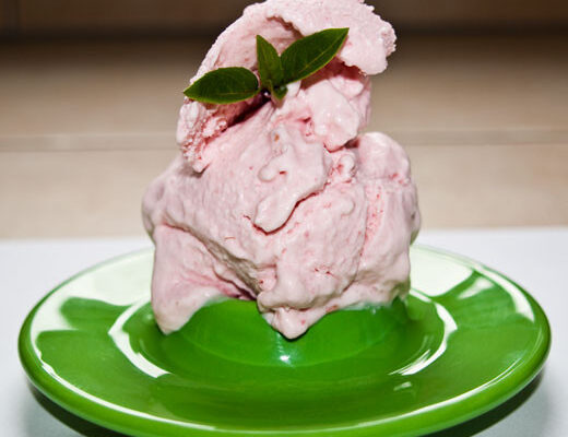 Himbeereis mit Joghurt