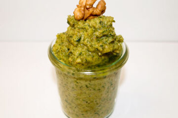 Rucolapesto mit Walnüssen und Parmesan