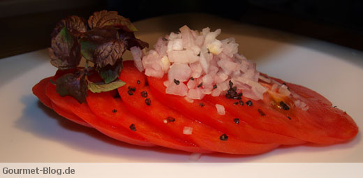 Rezept: Kotelett vom Iberico Schwein-Tomatensalat