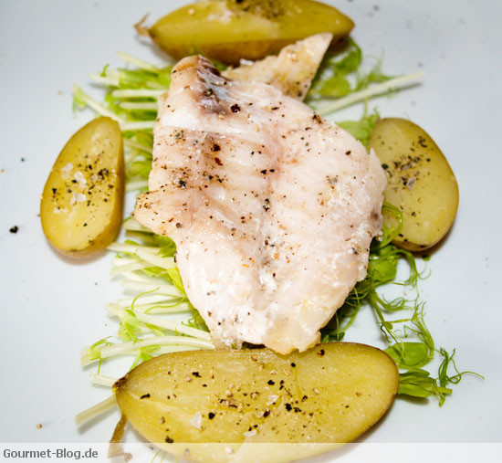 Erbsensprossensalat mit La Ratte Kartoffeln und Rotbarschfilet