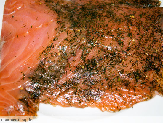 hausmarinierter-lachs-dill-senfkoerner