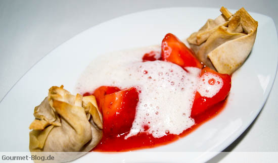 mandelstrudel-erdbeerkompott
