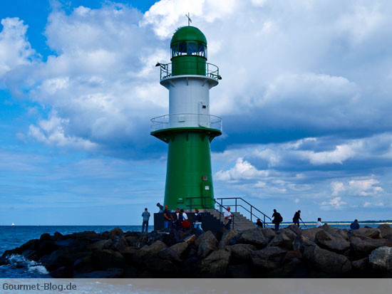 leuchtturm-mole-warnemuende-bild