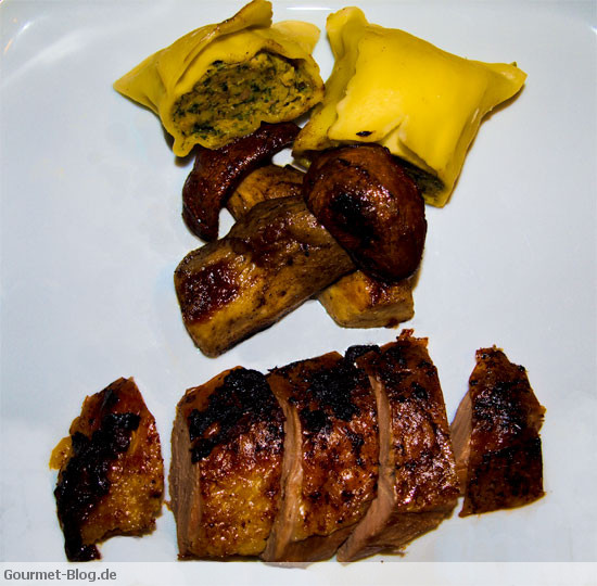 pommersche-ente-mit-steinpilzen-und-schwaebisch-hallischen-maultaschen