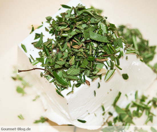 ziegenkase-mit-krautern