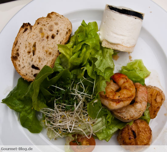scampi-und-jakobsmuscheln-mit-trueffelmousse-an-pfluecksalat-mit-champagnervinaigrette