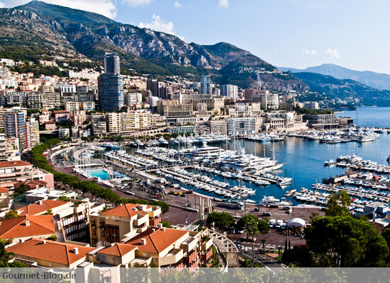 ueberblick-auf-monaco-millionaersfelsen