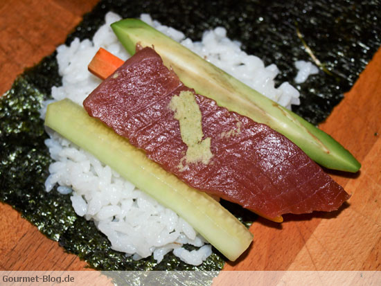 anleitung-temaki-sushi-thunfisch-legen