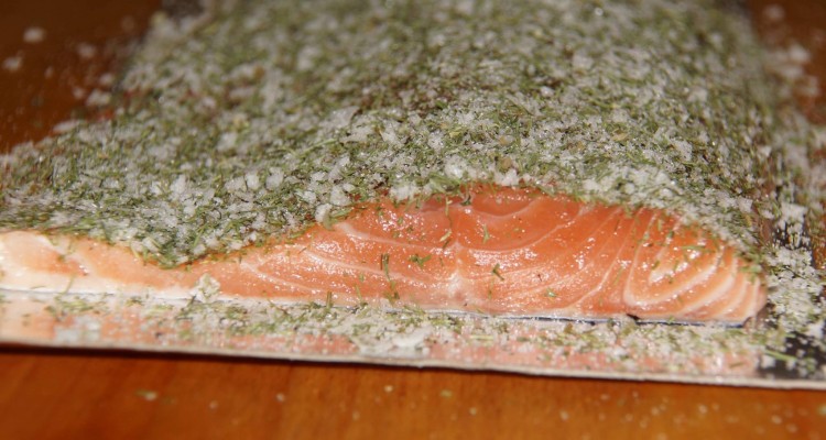 Graved Lachs – Gravlaks – Schwedenlachs selbst herstellen