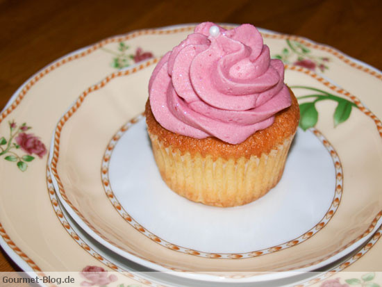 cupcake-mit-erdbeercreme