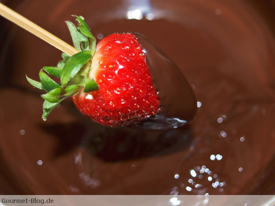 Erdbeeren mit Schokolade - Schokoerdbeeren!