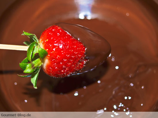 Erdbeeren mit Schokolade - Schokoerdbeeren!