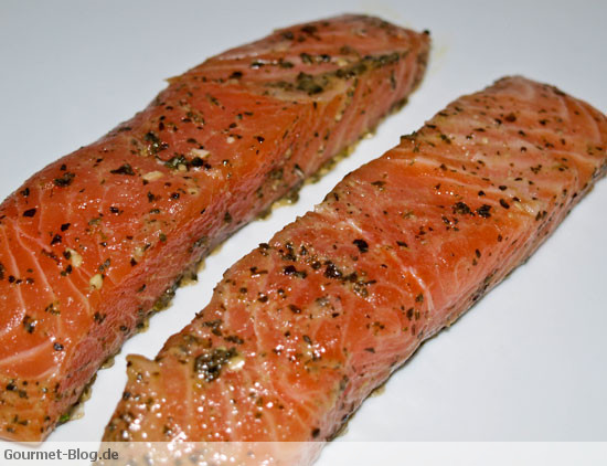 lachsfilet mit pesto mariniert