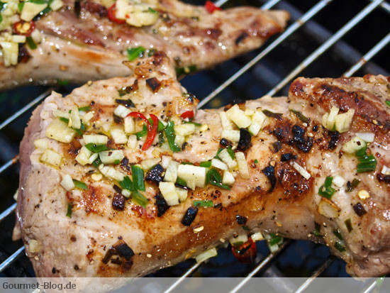 Grillen: Schweinefilet mit Chili-Knoblauch mariniert
