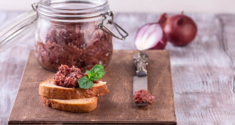 Zwiebelchutney aus roten Zwiebeln