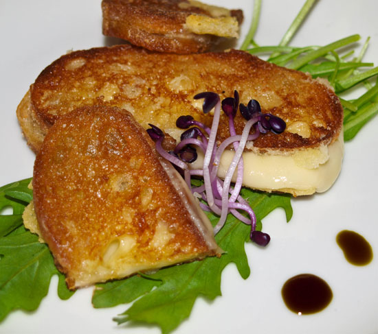 taleggio-in-ciabatta-gebraten