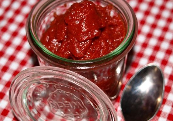 Tomatenketchup selbst hergestellt