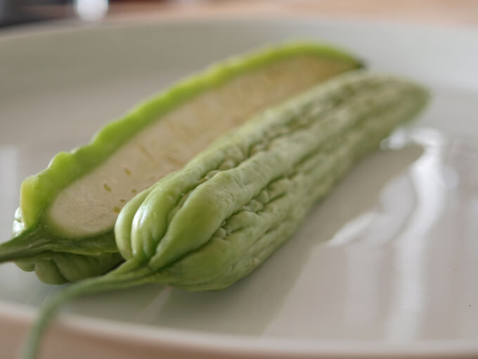 chinesische Bittergurke für Gurkensalat