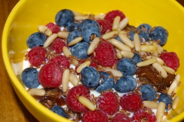 himbeer-müsli-mit-sojajoghurt