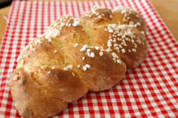 Feiner fluffiger Hefezopf