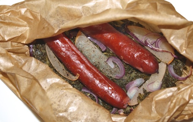 Grünkohl mit Kochwurst und Birne "en Papillote"