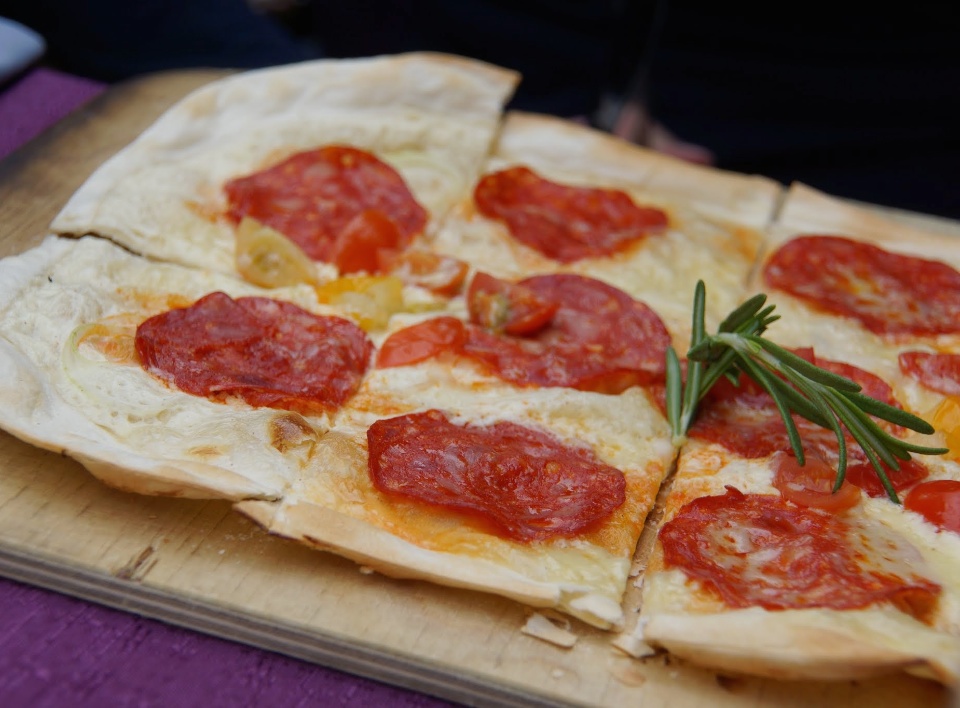 Salami-Flammkuchen - Rezept