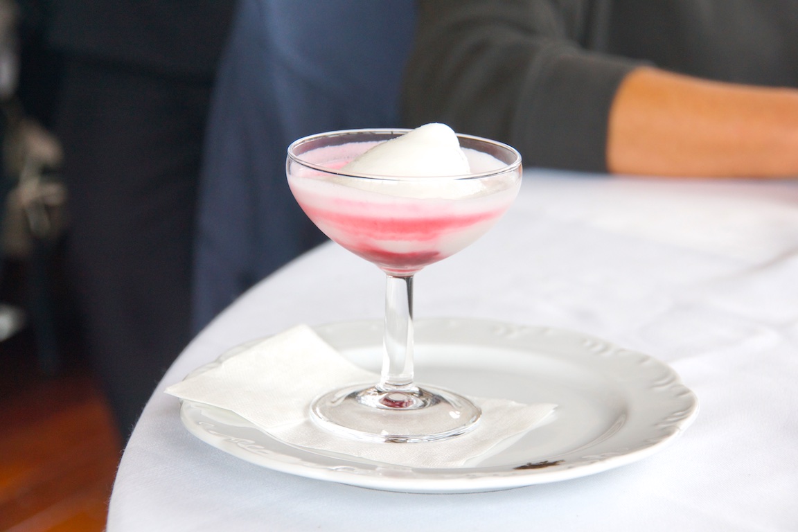 Eiscreme mit einem Schuss Champagner - Einfach Lecker