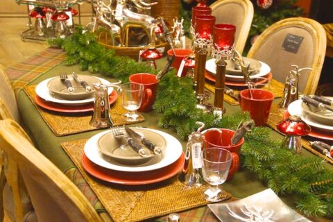 Der gedeckte Weihnachtstisch