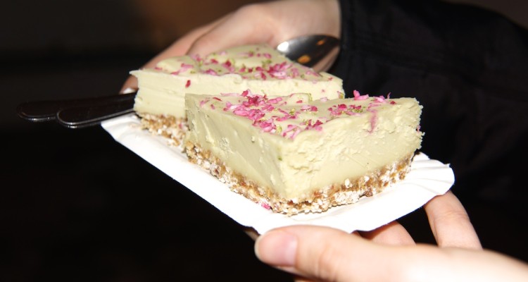 Veganer Käsekuchen mit Limette