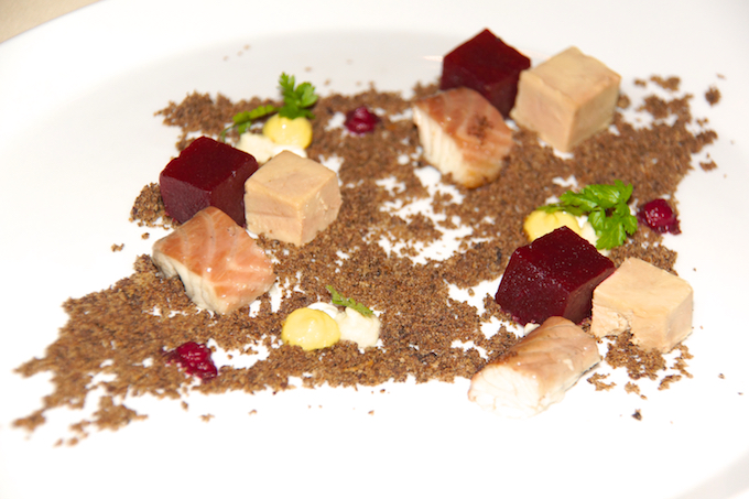 Restaurant-Zum-Löwen-Räucheraal-Gänsestopfleber-und-rote-Beete