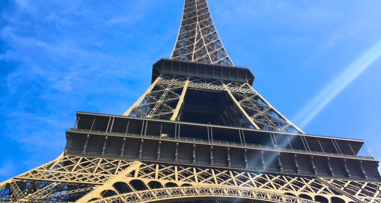 Napoleon Hotel Paris - Der Eiffelturm ist nicht weit entfernt