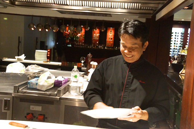 Fireplace Grill Bangkok - Der Chefkoch seit 30 Jahren