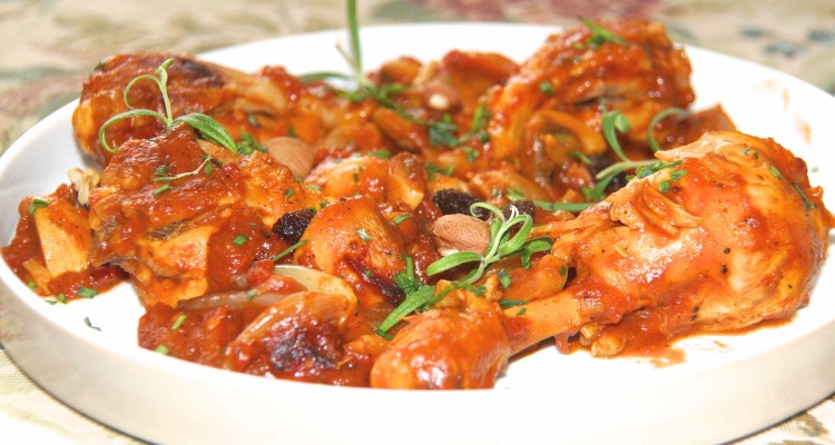 Hähnchenkeulen mit Champignons in Tomatensoße 1