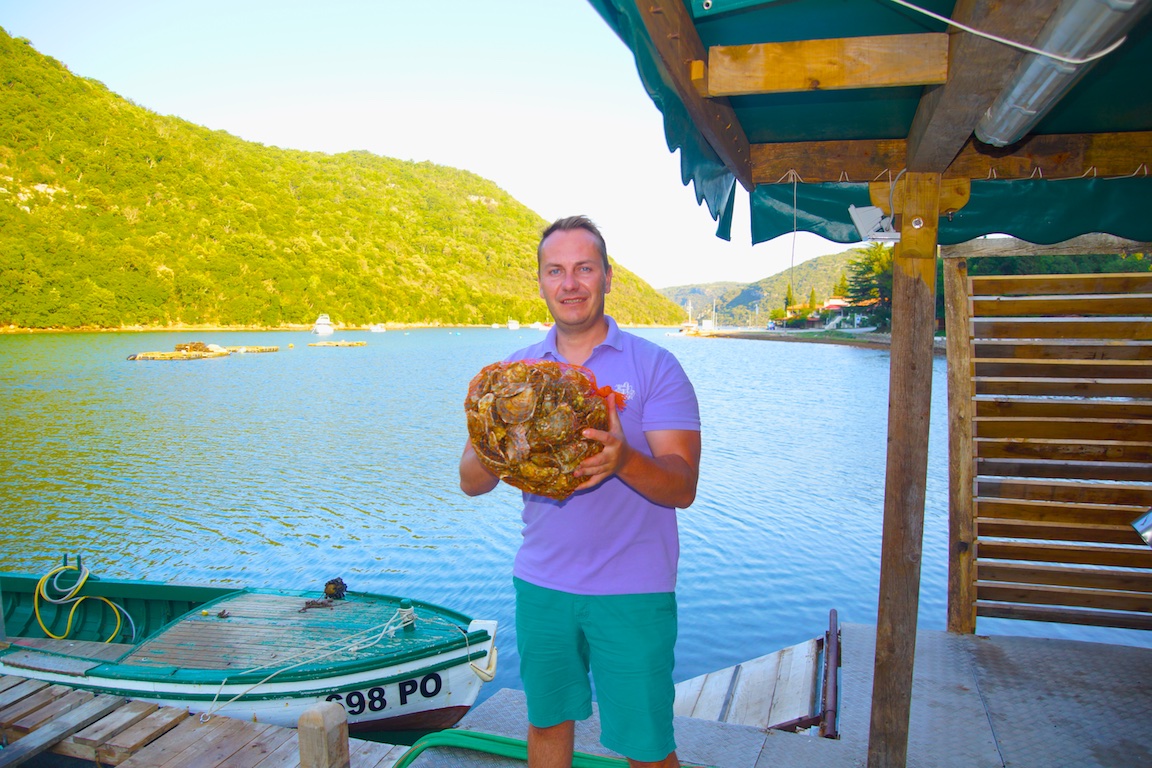 10 Kilogramm Austern aus Kroatien - Selten so lecker gefrühstückt
