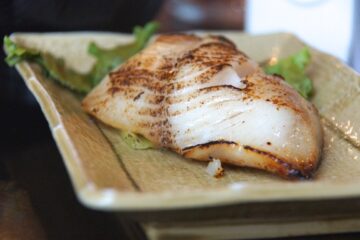 Cod in Miso mariniert und gebraten
