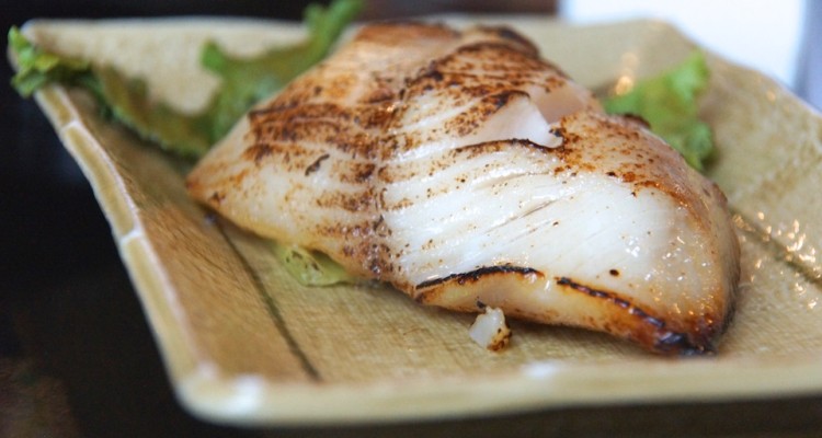 Cod in Miso mariniert und gebraten