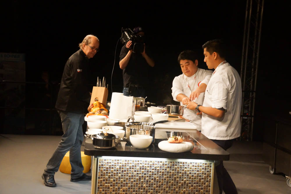 Mitsuharu Tsumura auf der Bühne - Chefsache 2015