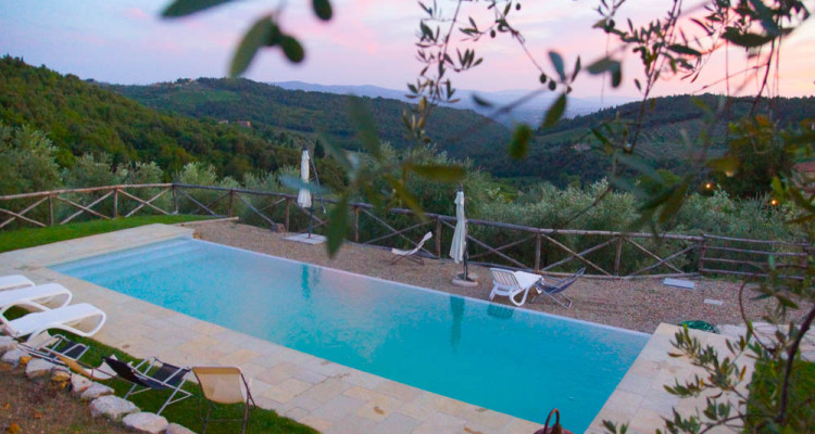 Pool in der Toskana - Ein Traum in Abendstimmung