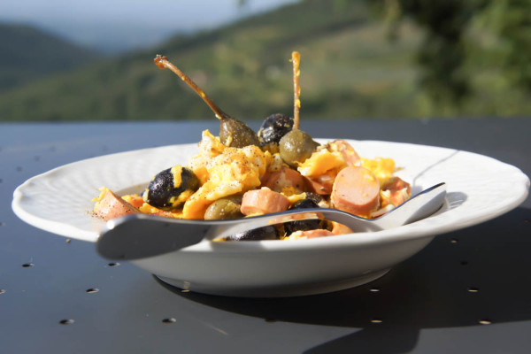 Rühreier mit Kapern und Oliven - Rezept