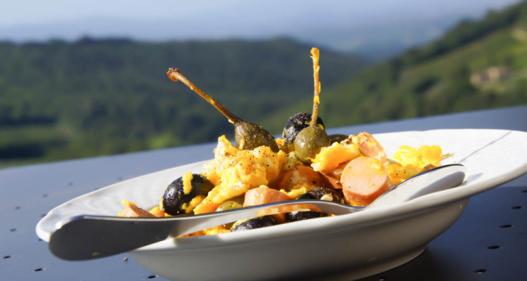 Rühreier mit Kapern und Oliven