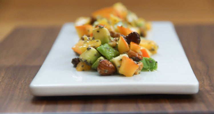 Mango Avocado Kaki Salat mit Chiasamen