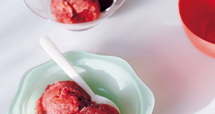 Blutorangensorbet mit Schokostückchen