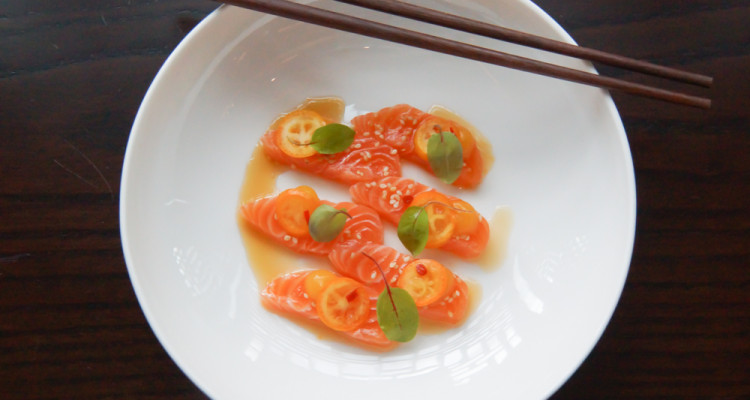 Marinierter Lachs Tamarinde und rote Chili