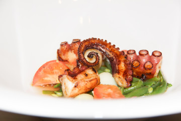 Oktopus-Salat mit Kartoffeln, grünen Bohnen