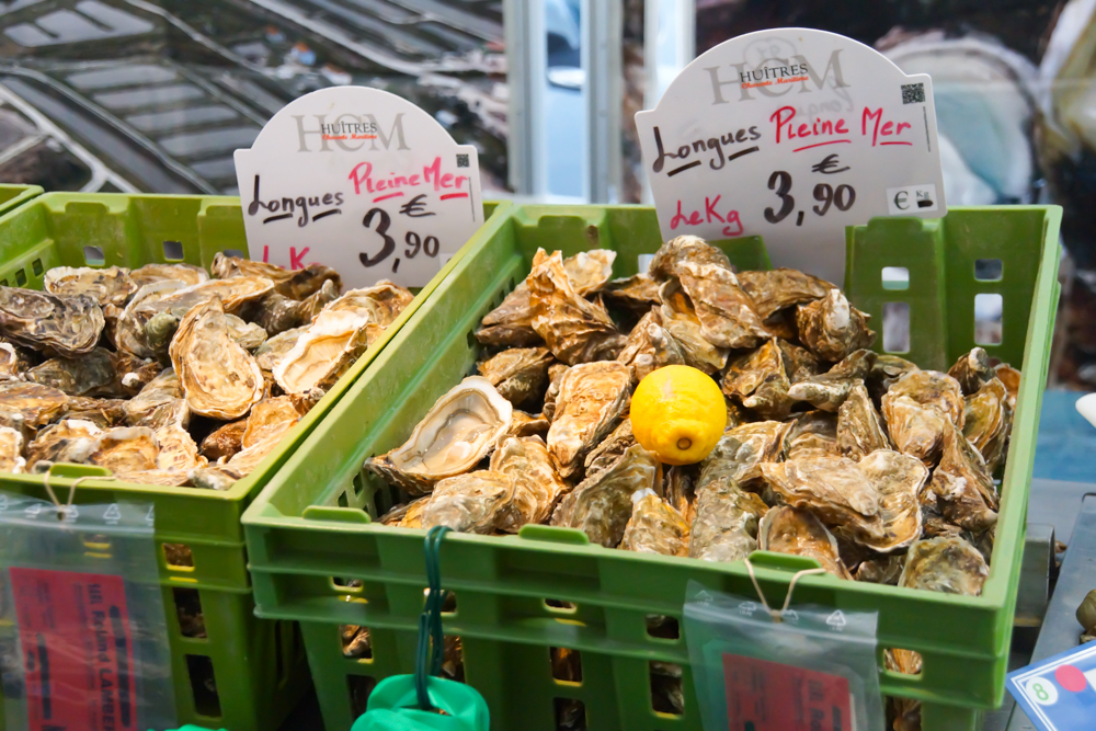 Marché de Talensac in Nantes - 4 Euro für ein Kilogramm Austern