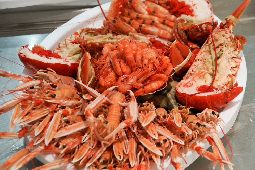 Marché de Talensac in Nantes - Die Seafoodplatte für daheim hier zusammenstellen lassen