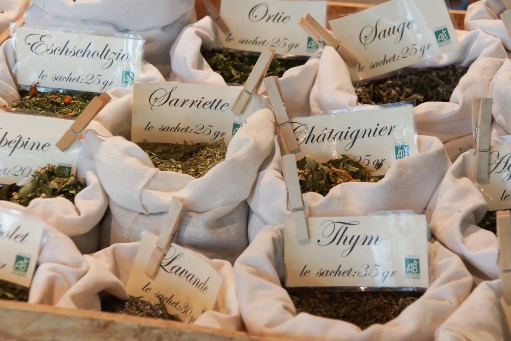 Marché de Talensac in Nantes - Kräuter für jede Gelegenheit